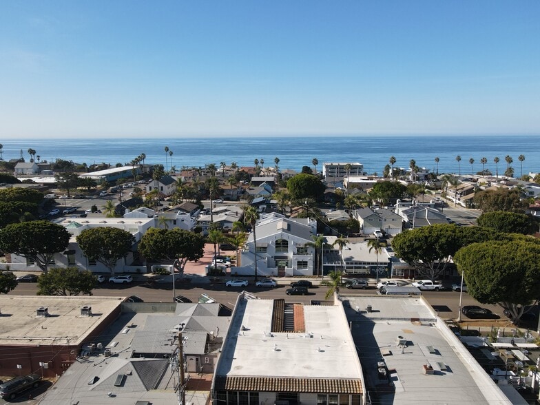 545 2nd St, Encinitas, CA for lease - Building Photo - Image 2 of 10