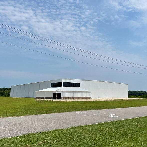 1 Commerce Center Dr, Tarboro, NC à vendre - Photo principale - Image 1 de 1