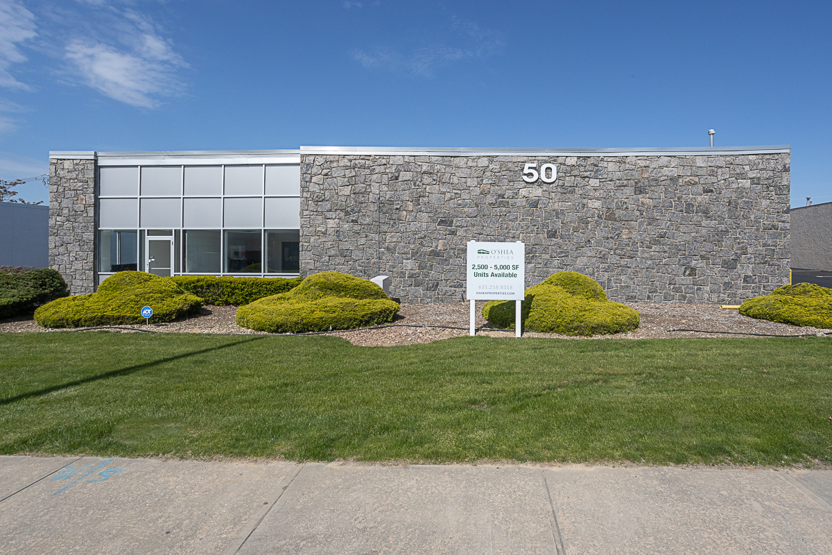 50 Brook Ave, Deer Park, NY à vendre Photo du bâtiment- Image 1 de 1