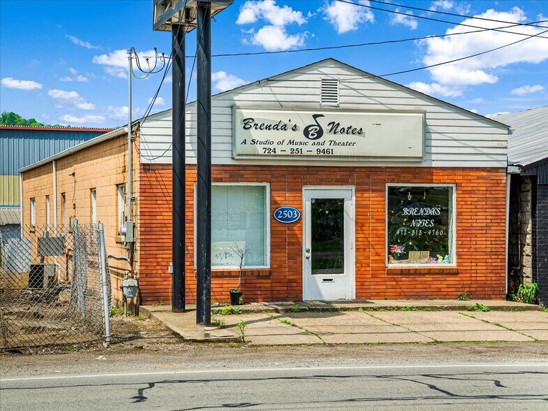 2503 Duss Ave, Ambridge, PA à vendre - Photo du bâtiment - Image 2 de 7
