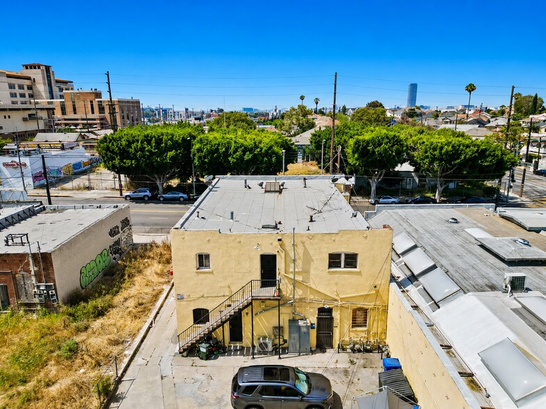 1611-1615 E Cesar E Chavez Ave, Los Angeles, CA à vendre - Photo du bâtiment - Image 3 de 7