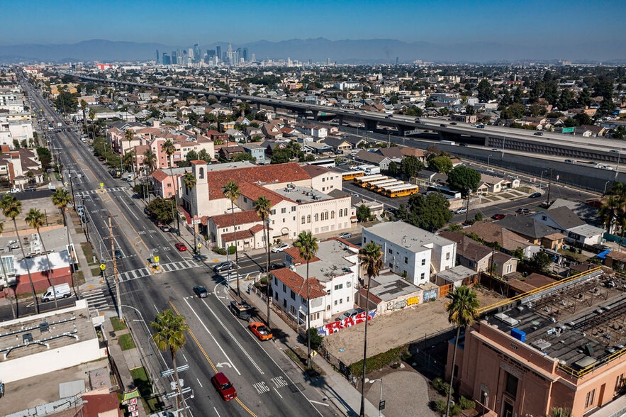 5710 S Figueroa St, Los Angeles, CA for sale - Building Photo - Image 3 of 19