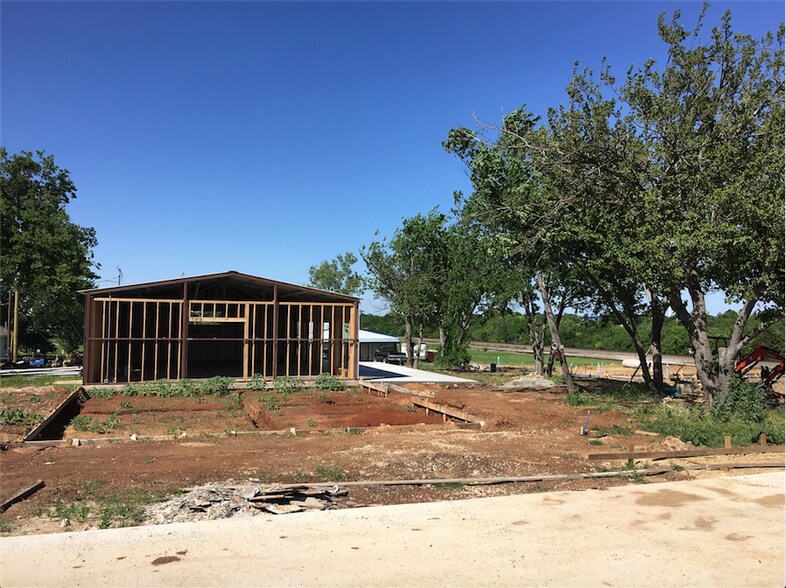 115 W Lake St, Krum, TX for sale - Construction Photo - Image 3 of 37