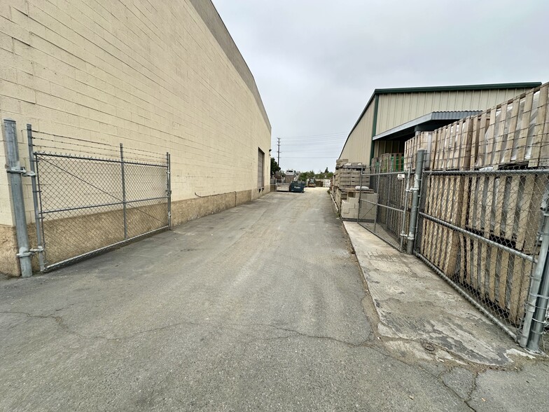 2875 Orange Olive Rd, Orange, CA for lease - Building Photo - Image 2 of 10
