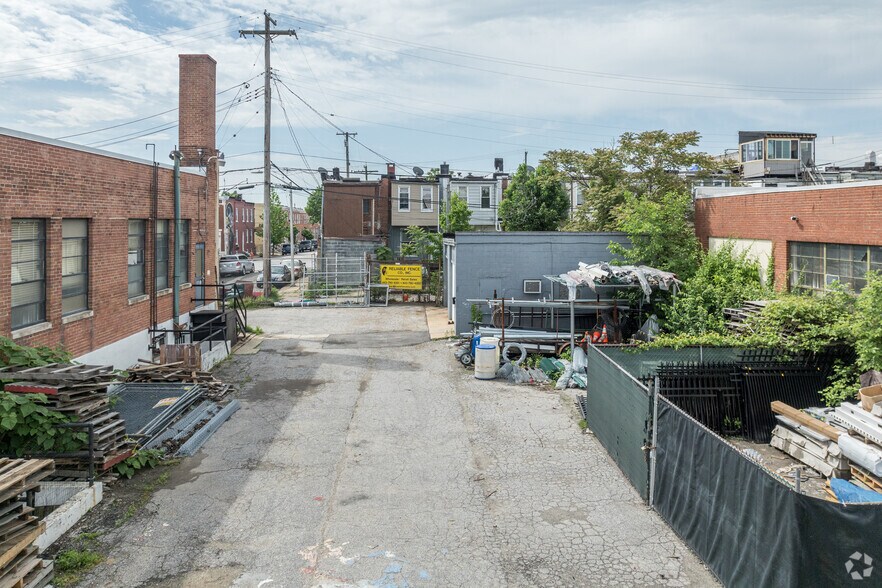 3021-3027 E Madison St, Baltimore, MD à louer - Photo du bâtiment - Image 3 de 15