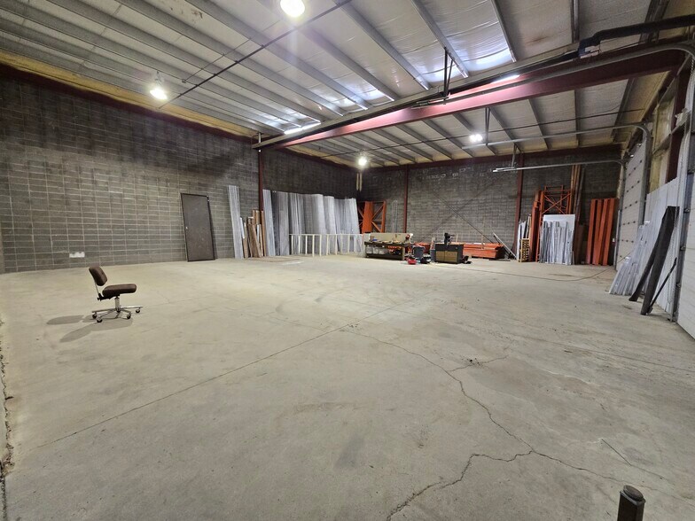 4628 62 St, Red Deer, AB à louer - Photo du bâtiment - Image 3 de 19