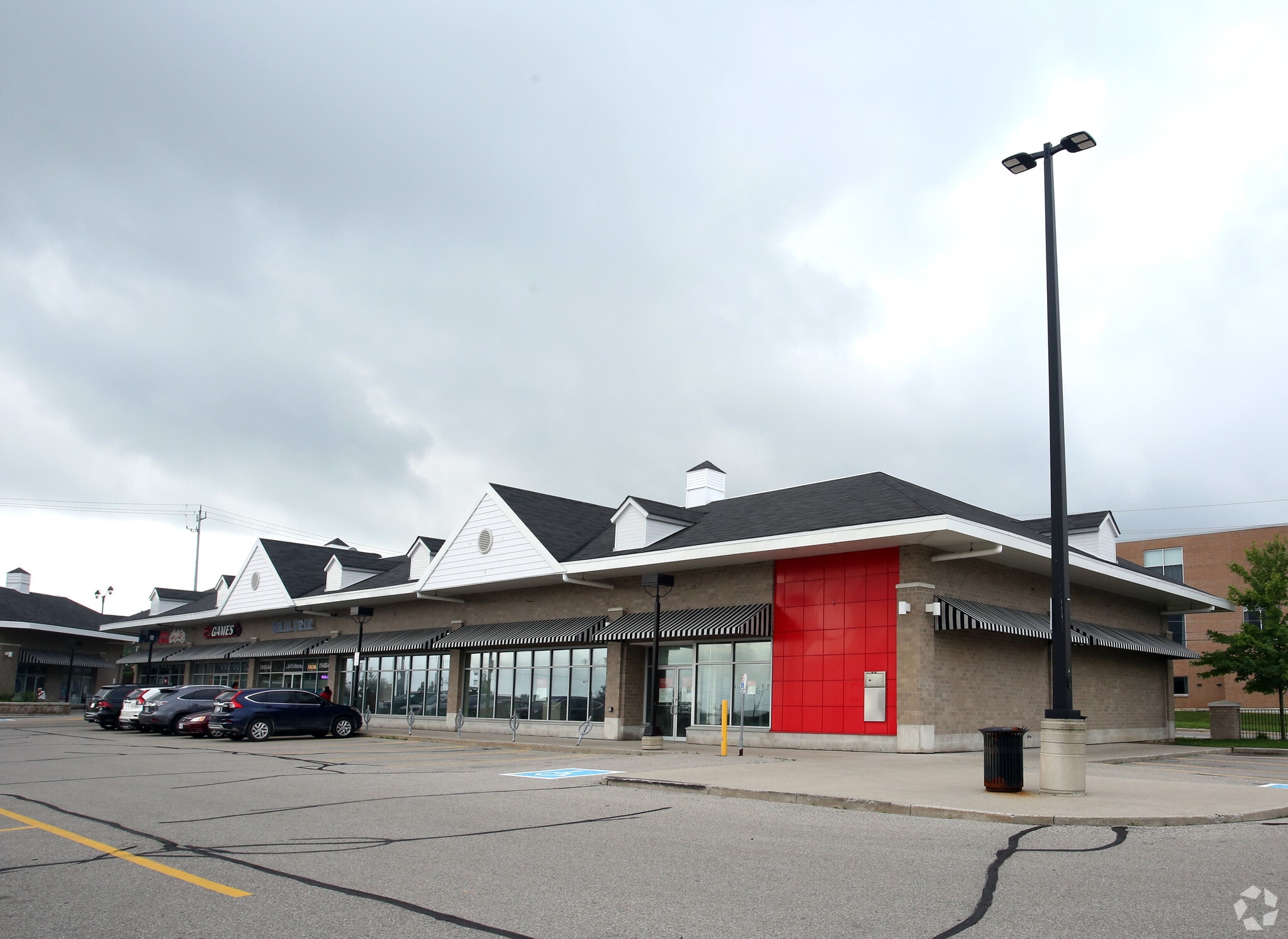 606 Laurelwood Dr W, Waterloo, ON for sale Building Photo- Image 1 of 1