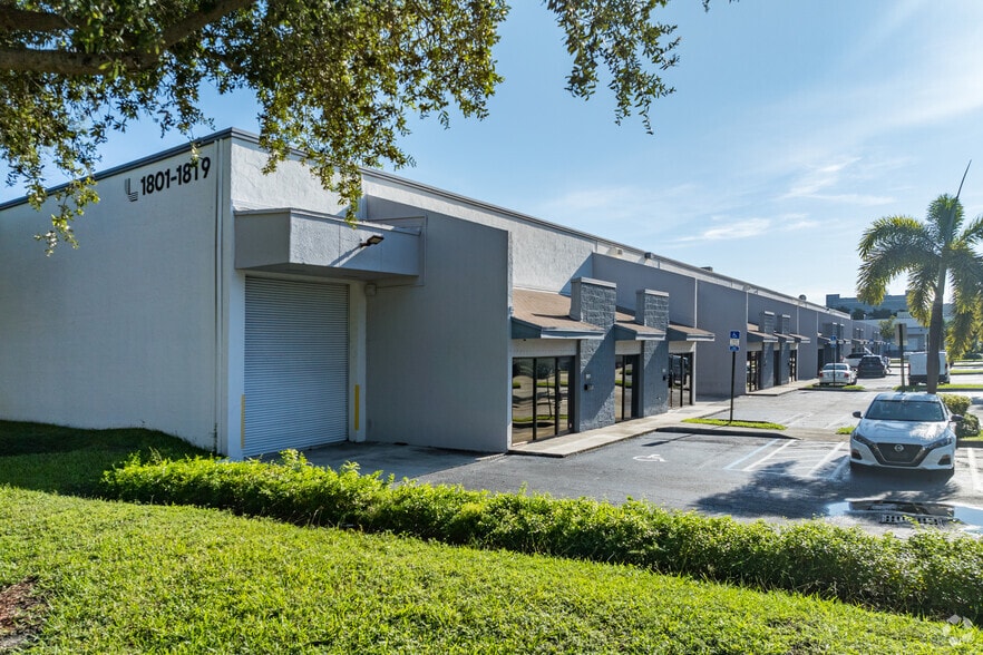 1801-1839 NW 79th Ave, Doral, FL for lease - Building Photo - Image 1 of 14