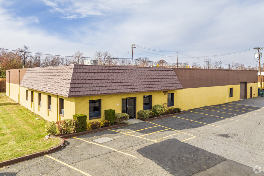 280 N Midland Ave, Saddle Brook, NJ for lease - Building Photo - Image 1 of 22