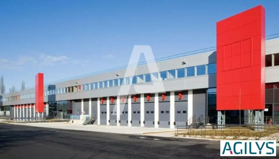 Industrial in  for lease - Building Photo - Image 1 of 10