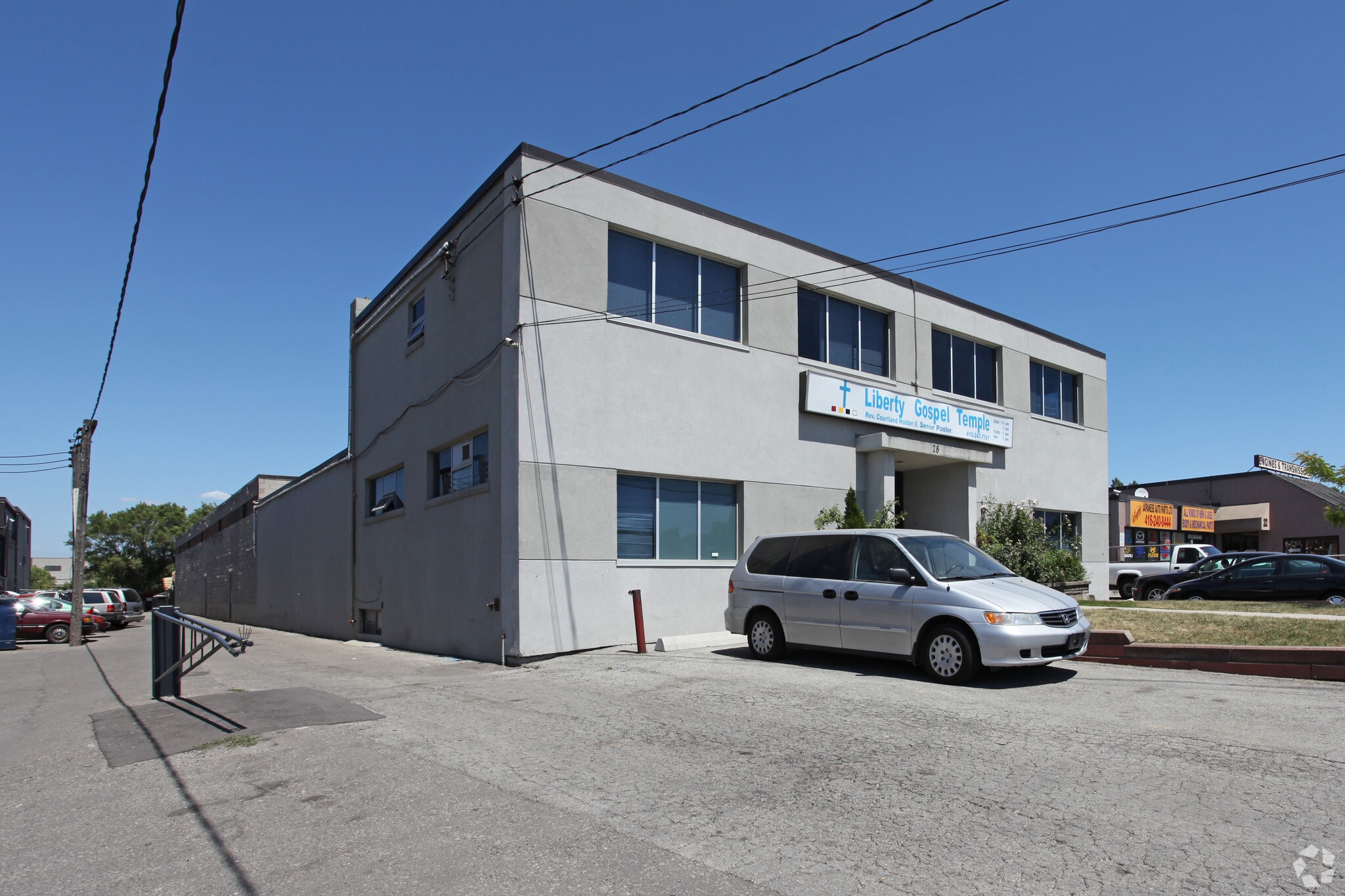 28 Ingram Dr, Toronto, ON for lease Primary Photo- Image 1 of 3