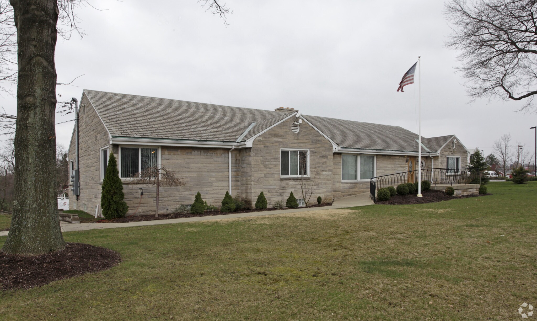 5827 Steubenville Pike, McKees Rocks, PA à vendre Photo principale- Image 1 de 1