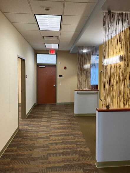 450 Coronado Dr, Rochelle, IL for sale - Interior Photo - Image 3 of 15