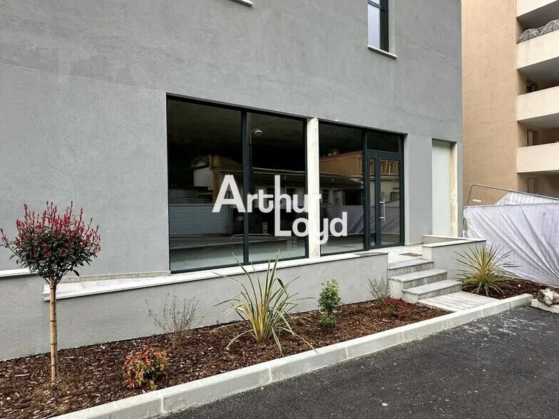 Flex in Nice for sale - Building Photo - Image 2 of 3