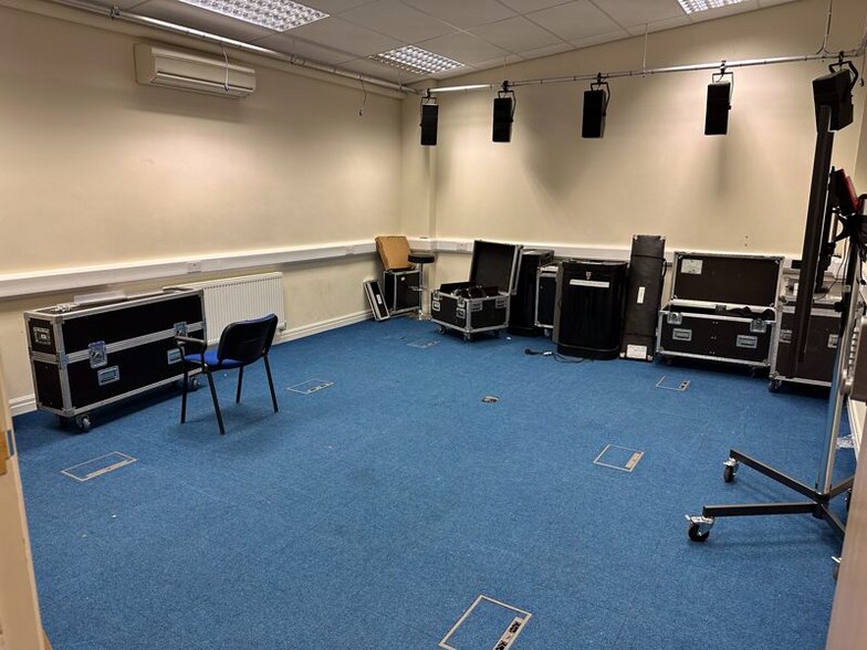 Phoenix Clos, Heywood à vendre - Photo intérieure - Image 2 de 17