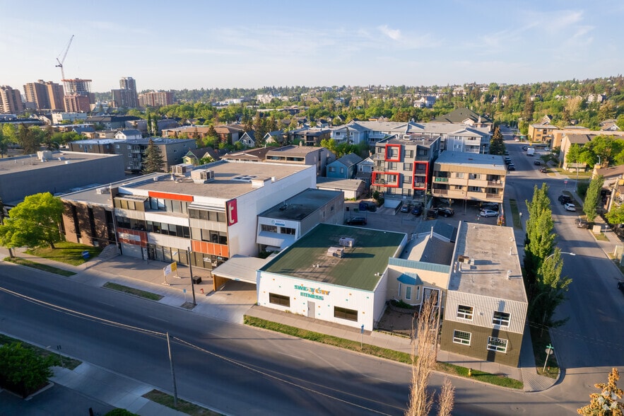 1733 10th Ave SW, Calgary, AB à louer - Aérien - Image 2 de 4