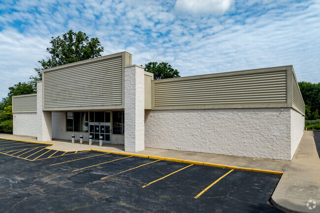 More details for 33459 Vine St, Eastlake, OH - Retail for Lease