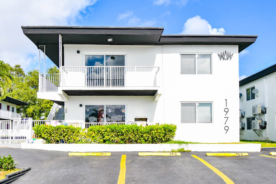 1969-1979 N Glades Dr, North Miami Beach, FL à vendre - Photo du bâtiment - Image 3 de 8