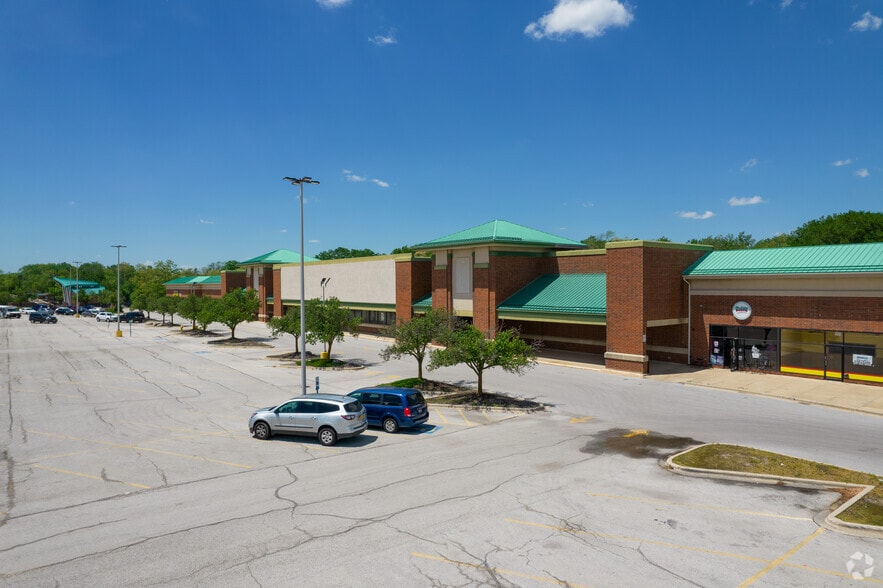 4000-4104 183rd St, Country Club Hills, IL à louer - Photo du bâtiment - Image 1 de 13