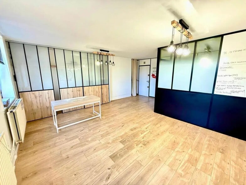 Office in Évry-Courcouronnes for lease - Interior Photo - Image 1 of 4