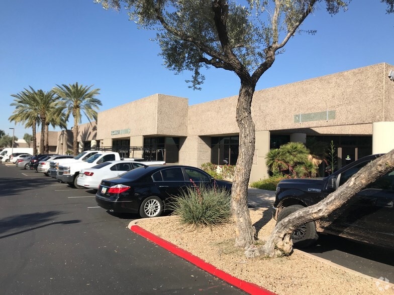 4602 E Elwood St, Phoenix, AZ for lease - Building Photo - Image 2 of 5