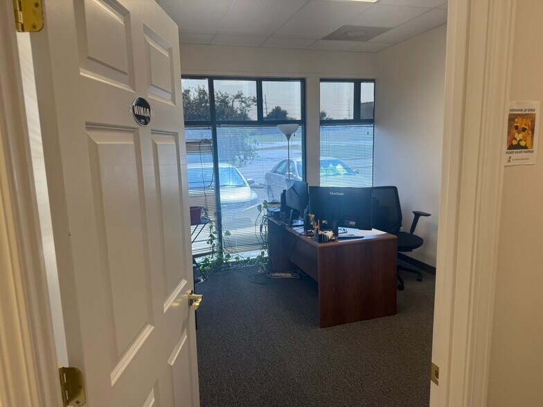 611-617 Salt Lick Rd, Saint Peters, MO à louer - Photo du bâtiment - Image 2 de 14