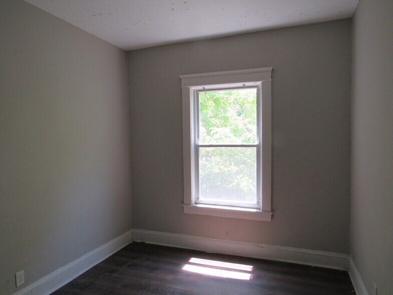932 Wheelock Rd, Cleveland, OH à vendre - Photo du bâtiment - Image 3 de 37