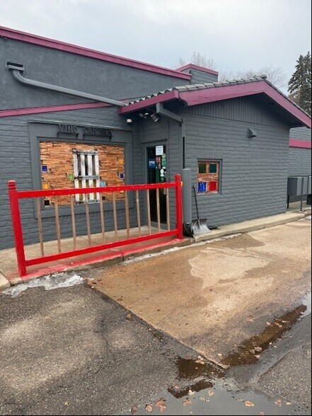 8820 Lyndale Ave S, Bloomington, MN à vendre - Photo du bâtiment - Image 2 de 15