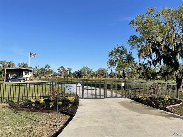 1721 Doctor Beatrous Rd, Theriot, LA for sale - Primary Photo - Image 1 of 1