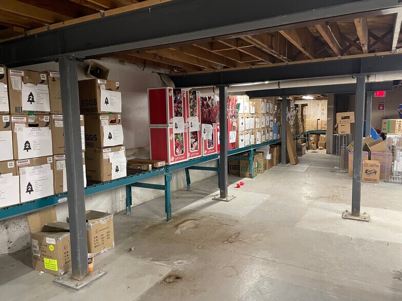 700 Central Ave, Pawtucket, RI à vendre - Photo intérieure - Image 3 de 7