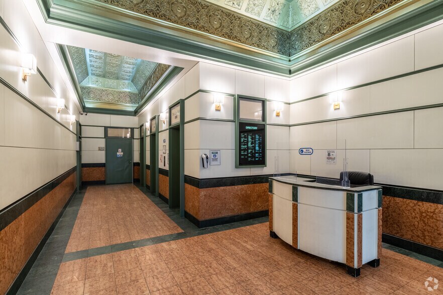 49 W 37th St, New York, NY à louer - Hall d’entrée - Image 2 de 3