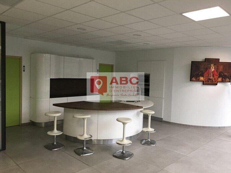 Office in Saint-Jean-de-Védas for lease - Interior Photo - Image 1 of 4