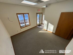 815 Crocker Rd, Westlake, OH for lease Building Photo- Image 2 of 8