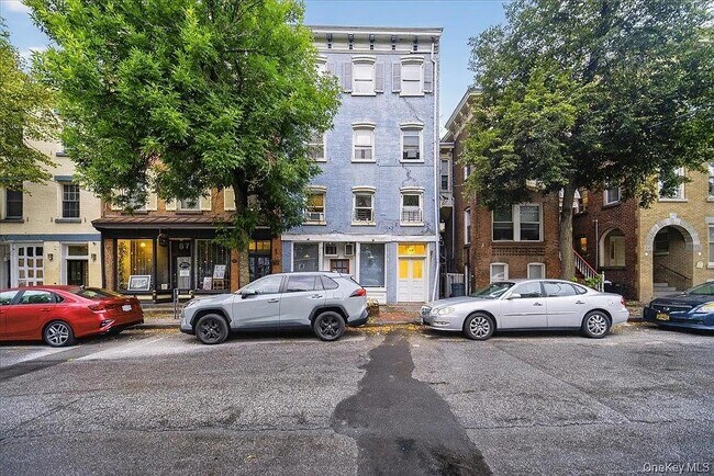 Plus de détails pour 89 Liberty St, Newburgh, NY - Commerce de détail à louer