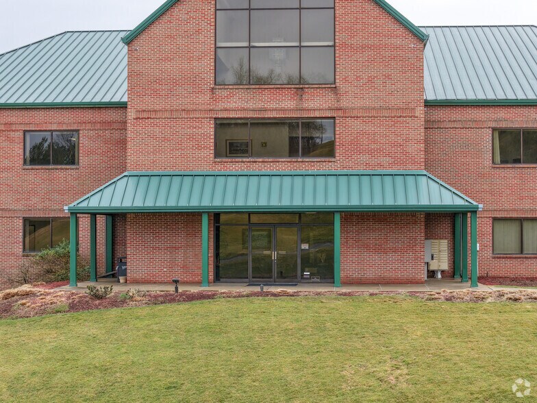 125 Technology Dr, Canonsburg, PA à louer - Photo du bâtiment - Image 3 de 4