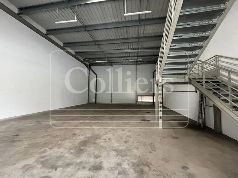 Flex in La Ciotat for lease - Interior Photo - Image 1 of 6