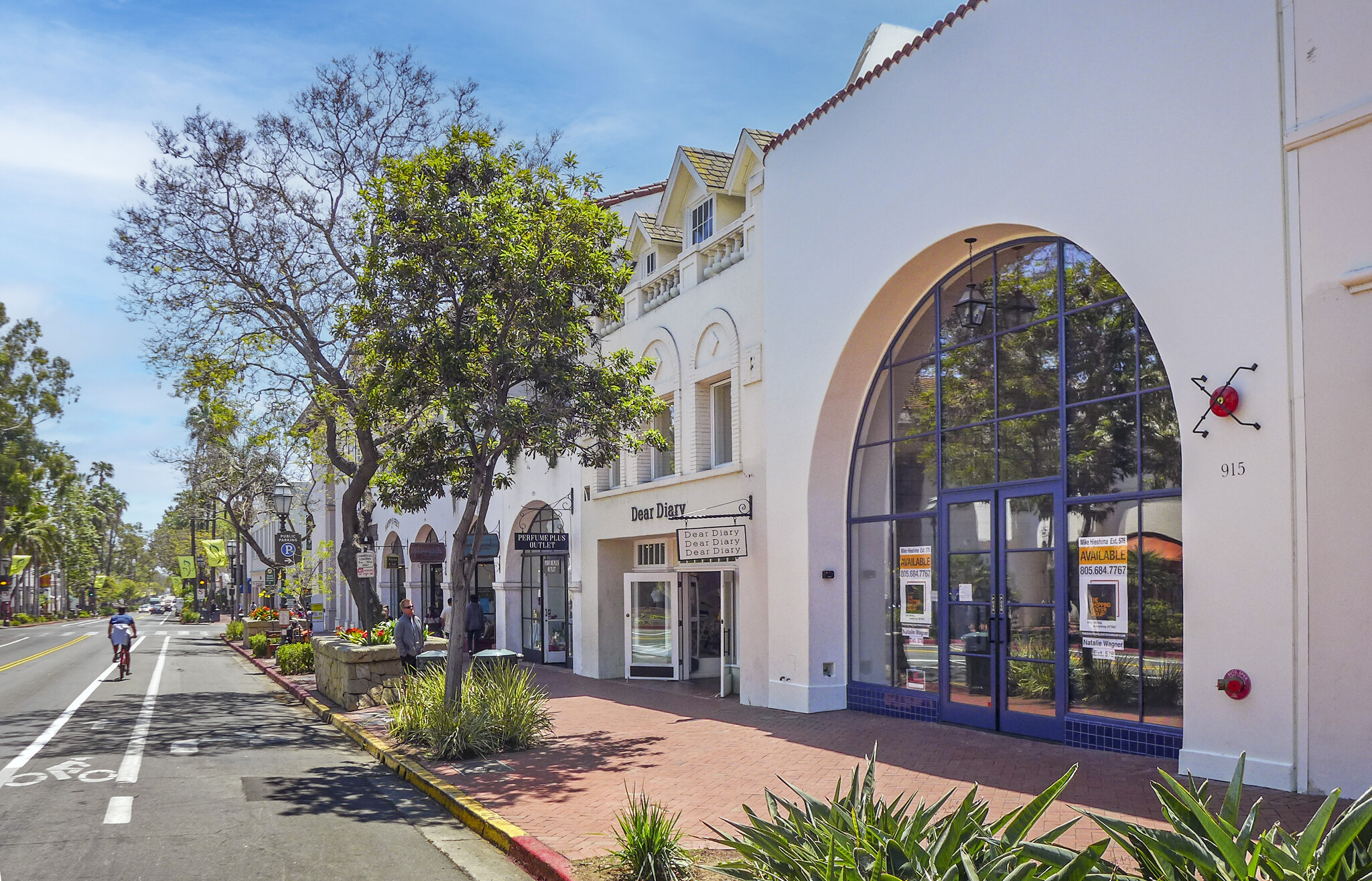 915 State St, Santa Barbara, CA à louer Photo du bâtiment- Image 1 de 5