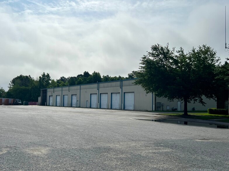 456 Bourne Ave, Garden City, GA for lease - Primary Photo - Image 1 of 5