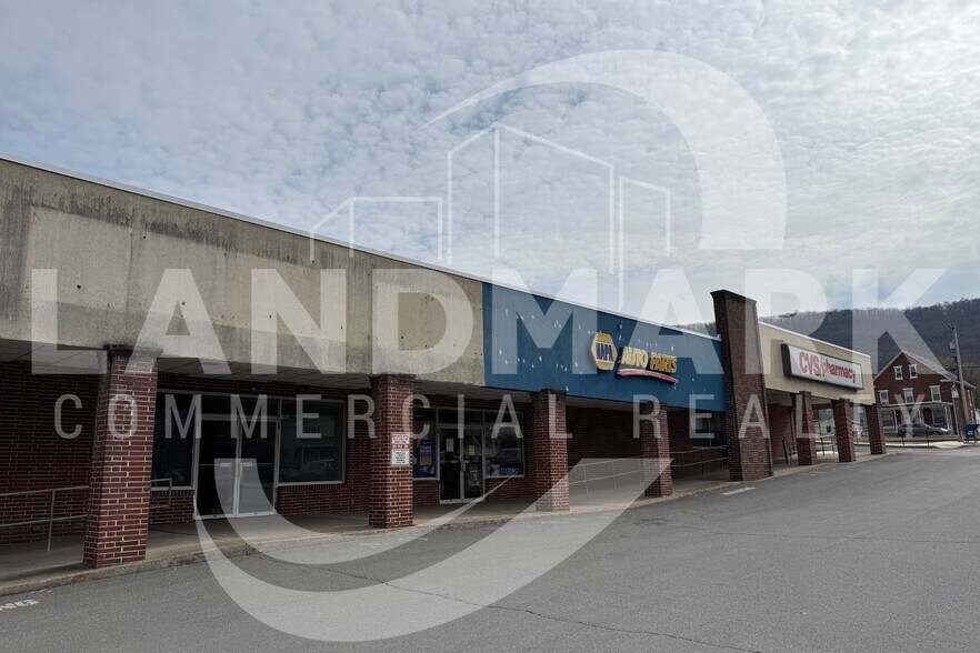 203 S Market St, Millersburg, PA à louer - Photo principale - Image 1 de 1