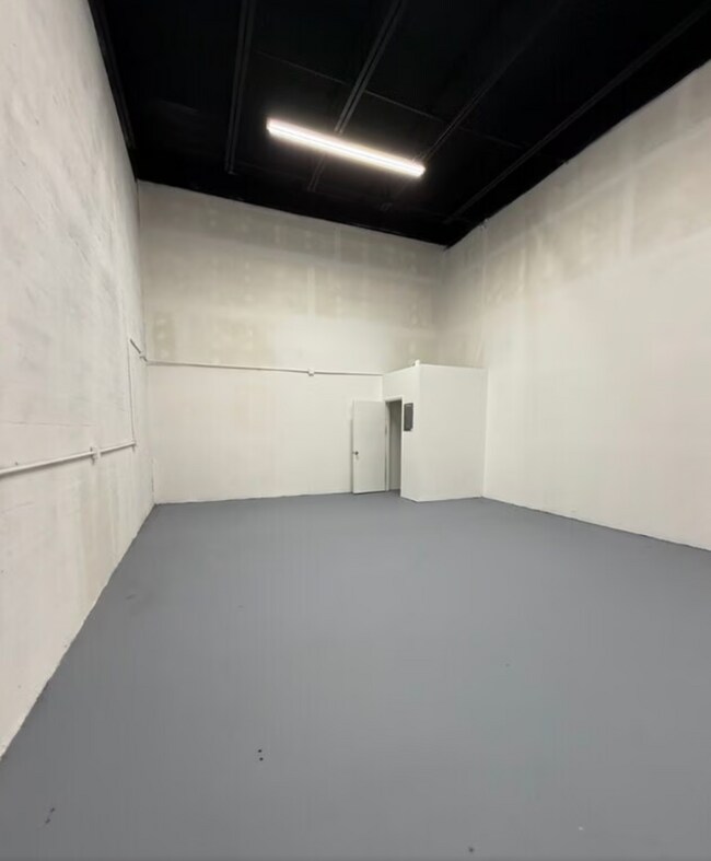 More details for 1624 SE Village Green Dr, Port Saint Lucie, FL - Industrial for Lease