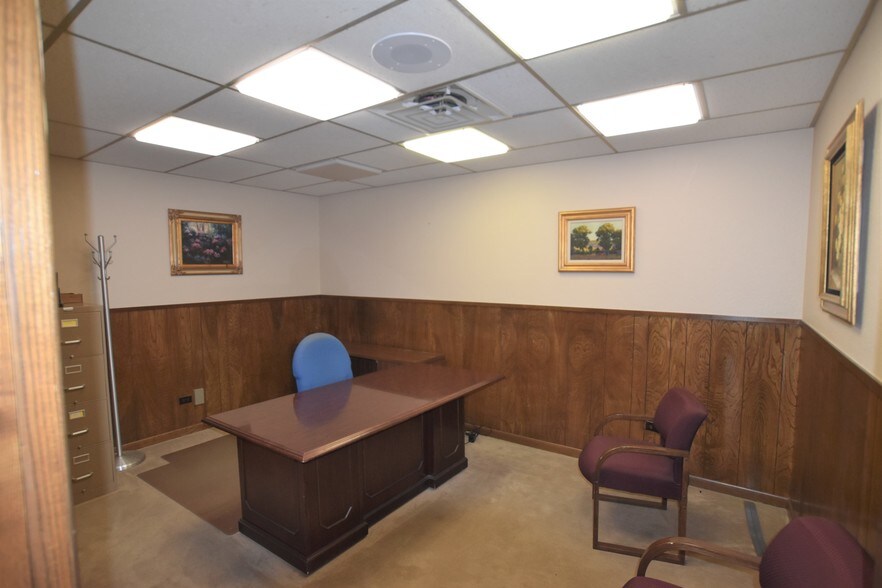 1515 Avenue J, Lubbock, TX à vendre - Photo du bâtiment - Image 3 de 14