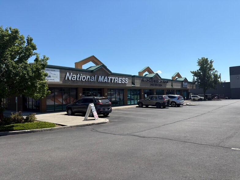 6235 N Sunshine St, Coeur d'Alene, ID à louer - Photo du bâtiment - Image 2 de 3