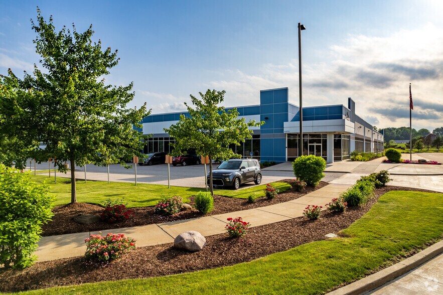 6750 Miller Rd, Brecksville, OH à louer - Photo du bâtiment - Image 3 de 24