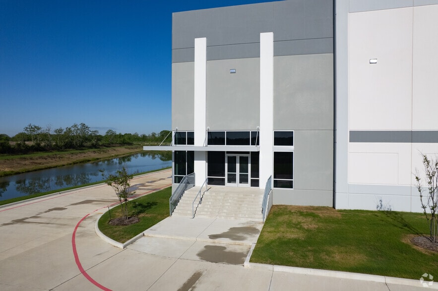 3300 Kilgore Pky, Baytown, TX à vendre - Photo du bâtiment - Image 3 de 6