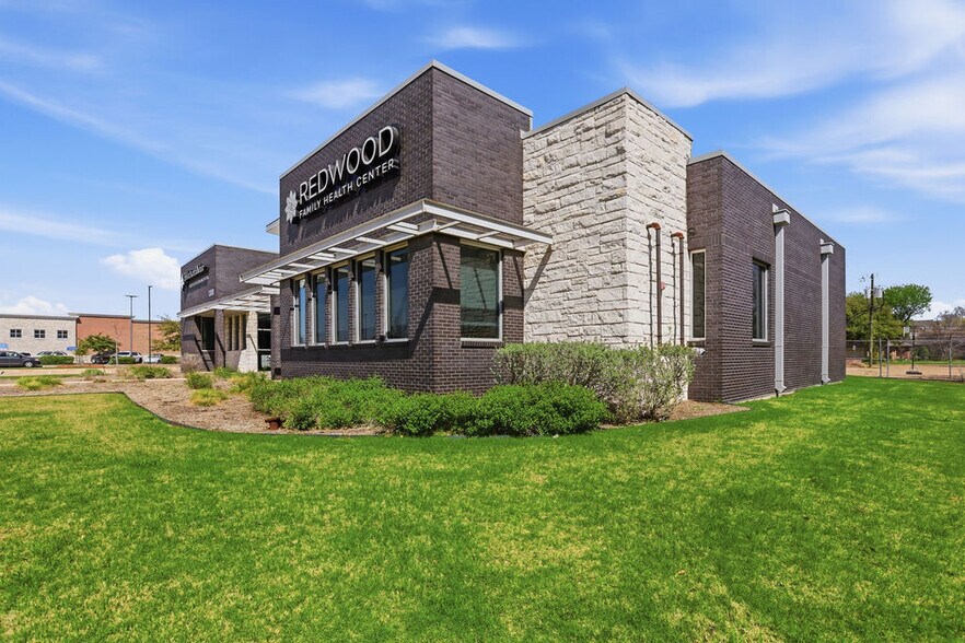 13000 Josey Ln, Farmers Branch, TX à louer - Photo du bâtiment - Image 2 de 13