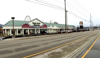 2656-2684 Teaster Ln, Pigeon Forge, TN for lease Interior Photo- Image 2 of 6