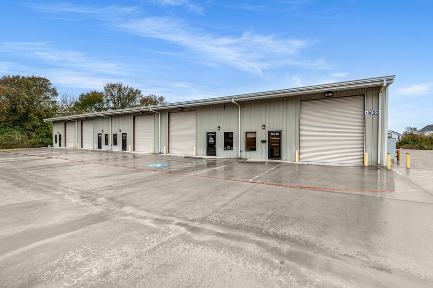 18920 Freeport Dr, Montgomery, TX for lease - Building Photo - Image 2 of 48