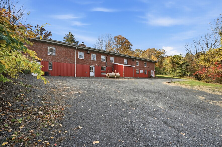 46 Main Rd, Montgomery, MA à vendre - Photo du bâtiment - Image 3 de 20