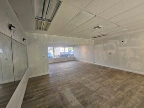 5574-5586 NW 31st Ave, Fort Lauderdale, FL for lease Interior Photo- Image 2 of 9
