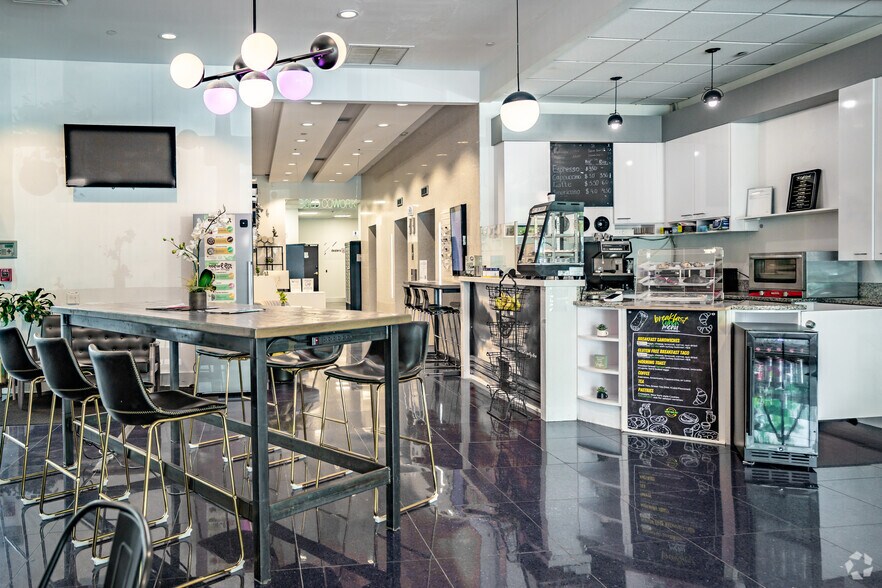 1680 Fruitville Rd, Sarasota, FL à louer - Photo intérieure - Image 2 de 17